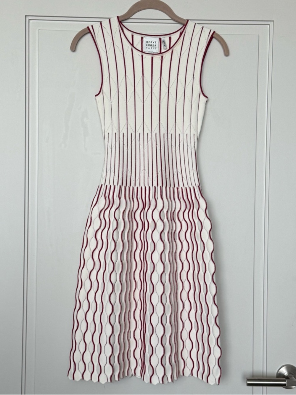 Hervé Léger White & Red Knit Sleeveless Fit & Flare Dress - Picture 2 of 11